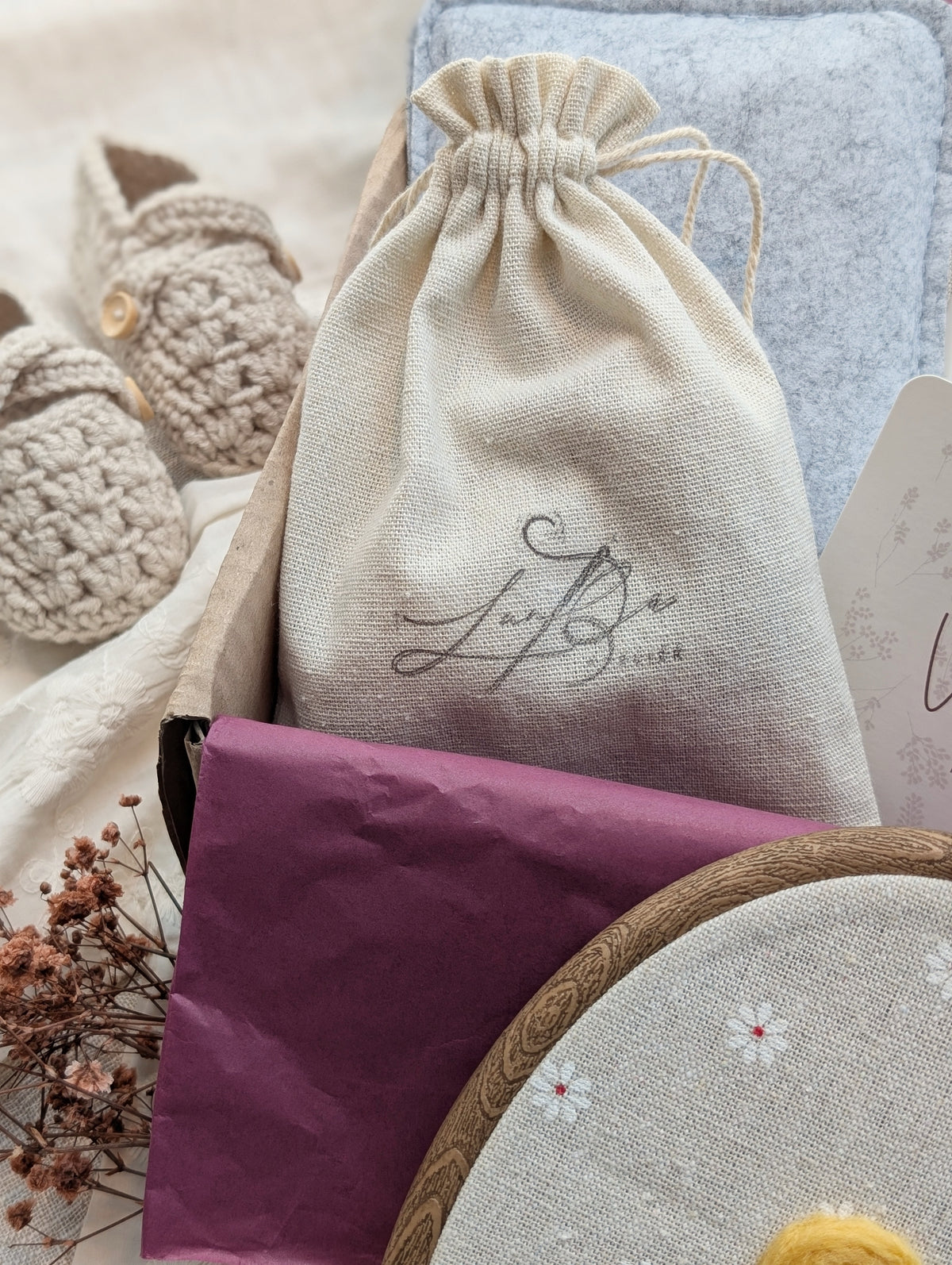 DIY-Kit Stickrahmen „Emil Ente“ zum Filzen – Personalisierbar