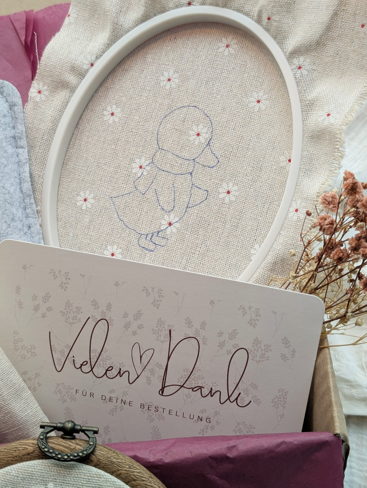 DIY-Kit Stickrahmen „Emil Ente“ zum Filzen – Personalisierbar