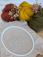 DIY-Kit Stickrahmen „Herbstkürbis“ zum Filzen